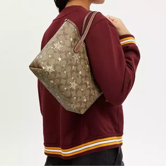 Coach Mini City in Signature Canvas Star Snowflake print with tags wore once - Picture 1 of 10